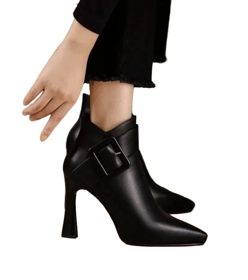 Pas de Luxe | Botines de tacón con hebilla oversized