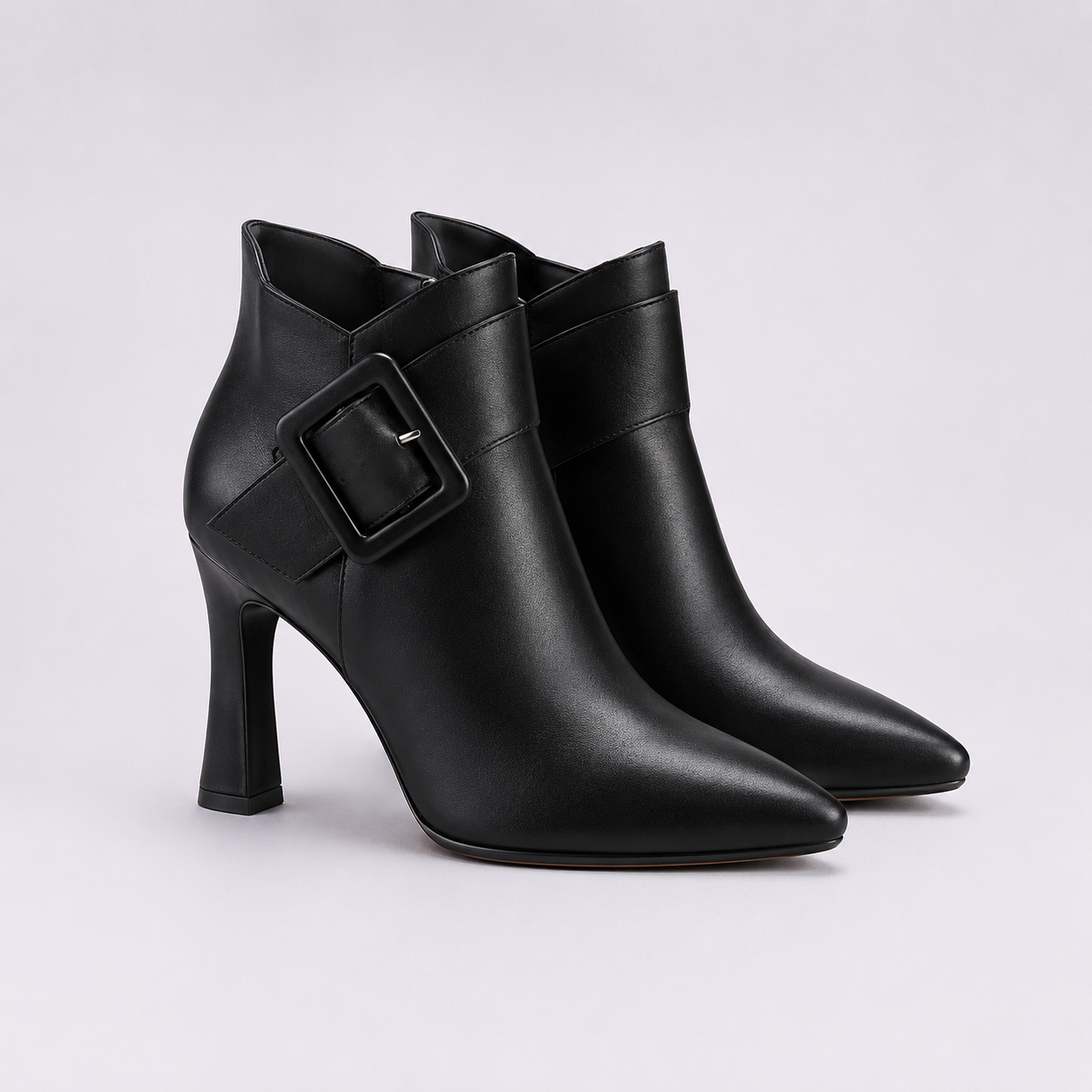 Pas de Luxe | Botines de tacón con hebilla oversized